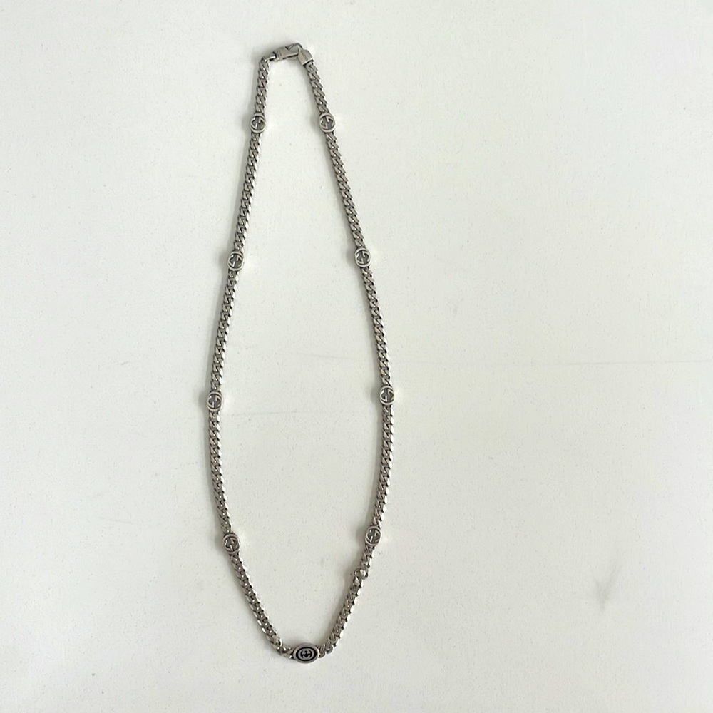 Selling this 1 month old Gucci chain